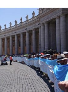 Tutti sotto il tuo manto