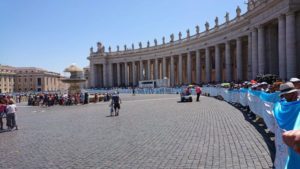 Tutti sotto il tuo manto