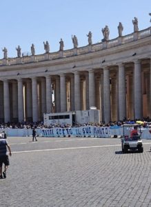 Tutti sotto il tuo manto
