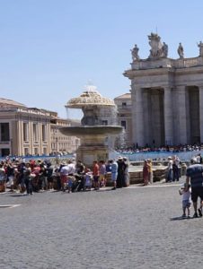 Tutti sotto il tuo manto