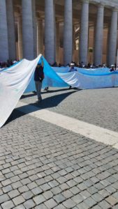 tutti sotto il tuo manto