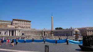 tutti sotto il tuo manto
