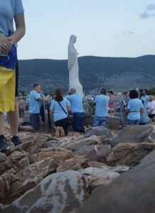 MEDJUGORJE: ALBA DI OGGI SULLA COLLINA DELLE APPARIZIONI - REGINA DELLA PACE PREGA PER NOI E PER IL MONDO INTERO