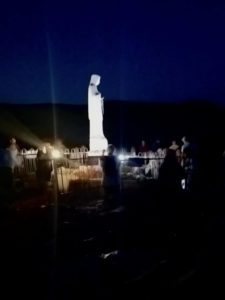 MEDJUGORJE: ALBA di oggi sulla Collina delle Apparizioni. Maria in Regina della Pace prega per noi e per il mondo intero 