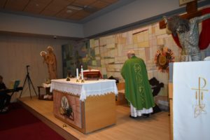 Santa Messa celebrata da Padre Livio - gruppo studi mobili 2023 (74)