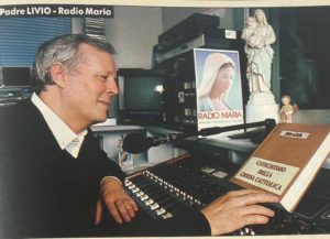 041 Padre Livio - La storia di Radio Maria sui giornali