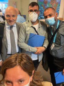 077 Roberta e il Presidente Vittorio Viccardi - La storia di Radio Maria sui giornali