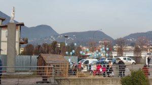 Benedizione e preghiera di padre livio ai bambinelli