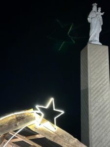 Il presepe esterno di Radio Maria 2023