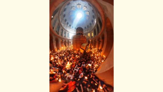 celebrazione del fuoco santo dentro al Santo Sepolcro Gerusalemme