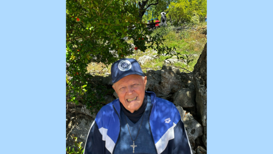 P Livio alla croce blu Medjugorje